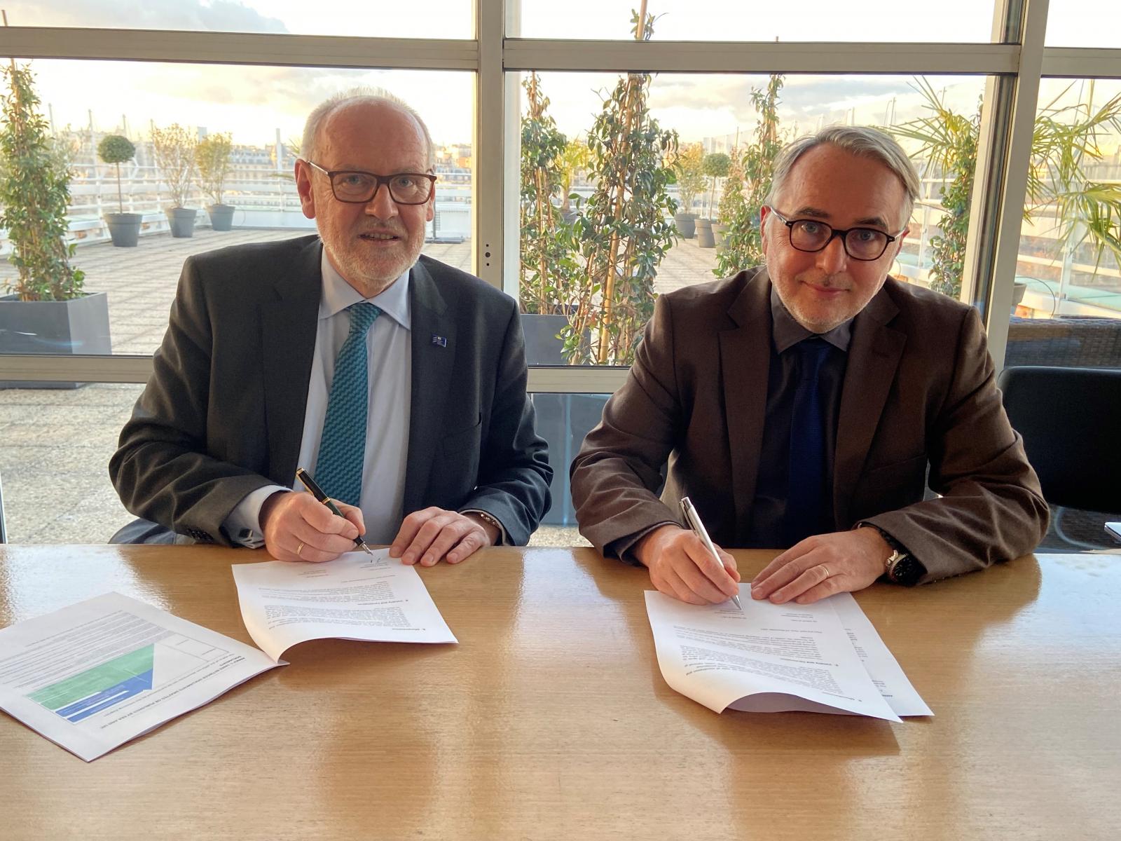 The European Union Agency for Railways and UIC, the worldwide railway organisation, have signed a coordination framework